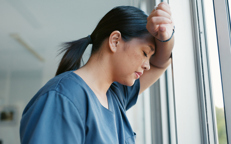 Two thirds of nurses continuing to work while unwell, RCN reports